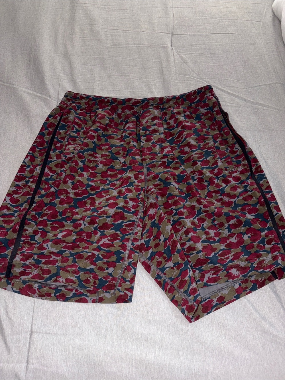 Lululemon Casual Multi-Color Patterned Shorts